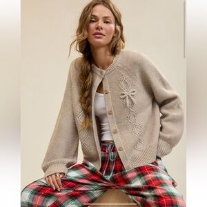 Aerie Women's Beige Knit Sweater with a Bow Size XL